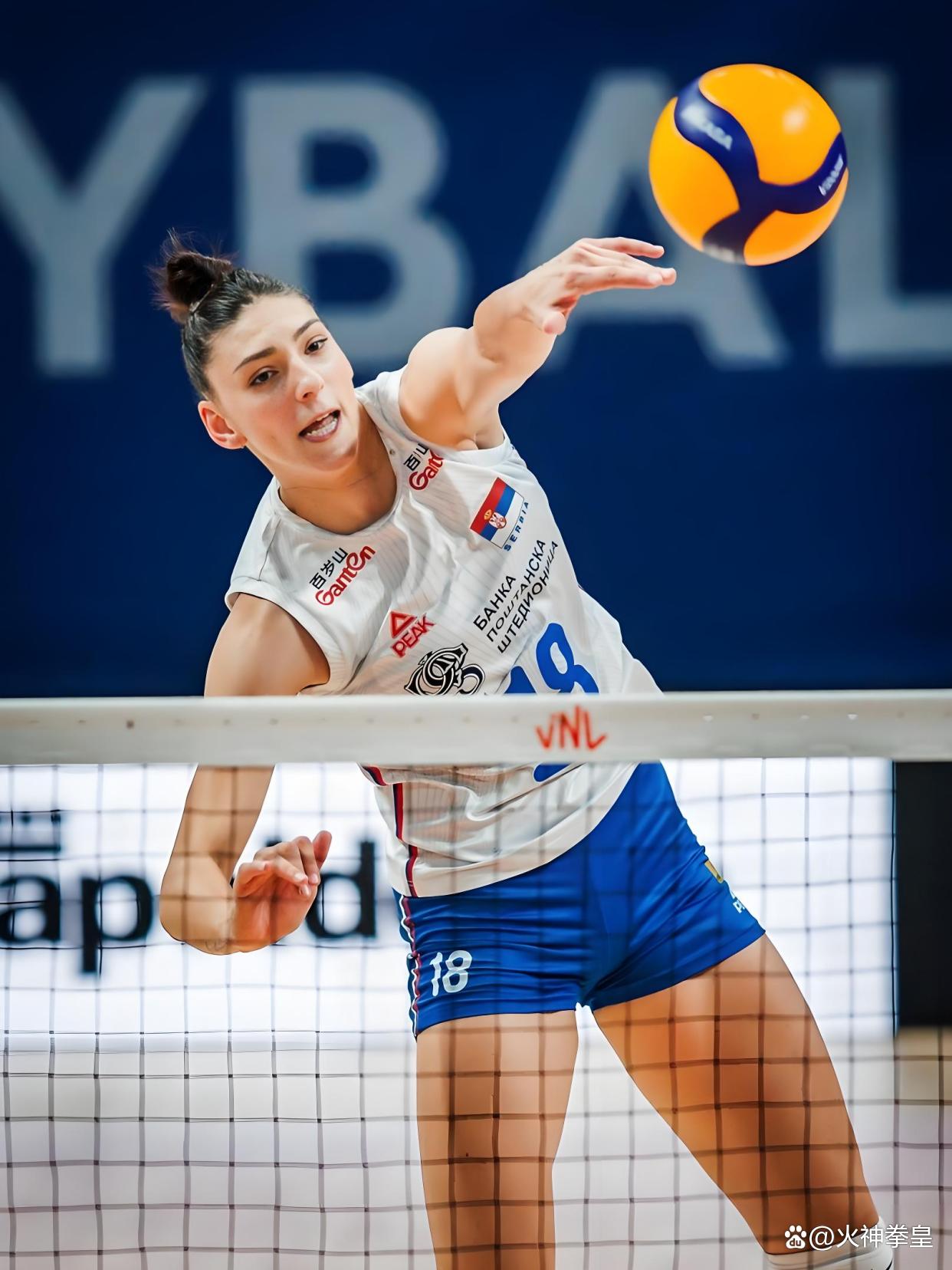 开云官网-今晚塞维利亚备战全明星赛，队长鼓劲细节曝光，目标明确，阵容厚度经受考验的简单介绍